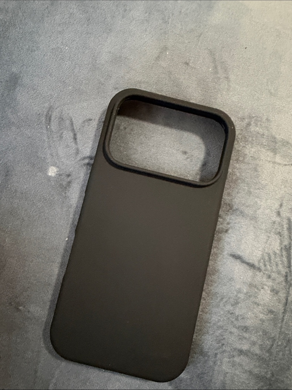 Matte Black Slim Phone Case

REASONABLE OFFERS ACCEPTED
